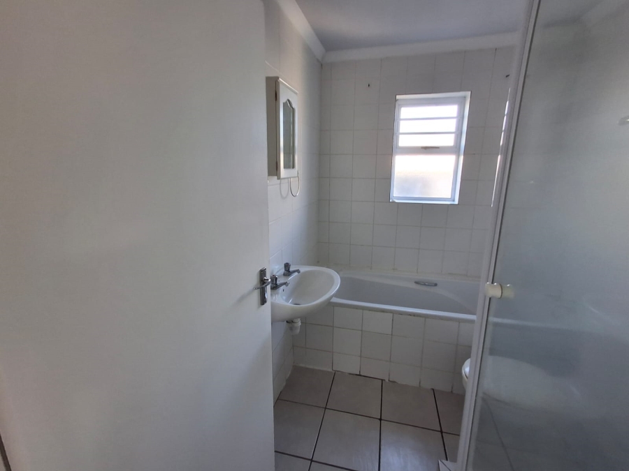 To Let 2 Bedroom Property for Rent in Vredekloof Western Cape